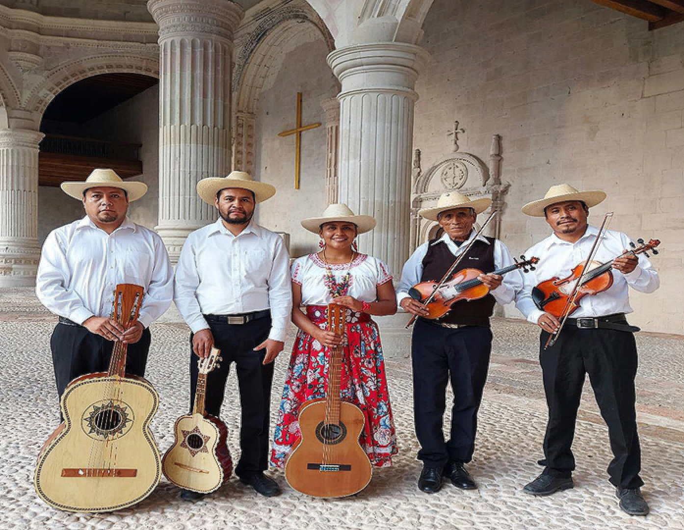 EL MARIACHI TRADICIONAL REGIONAL MIXTECO