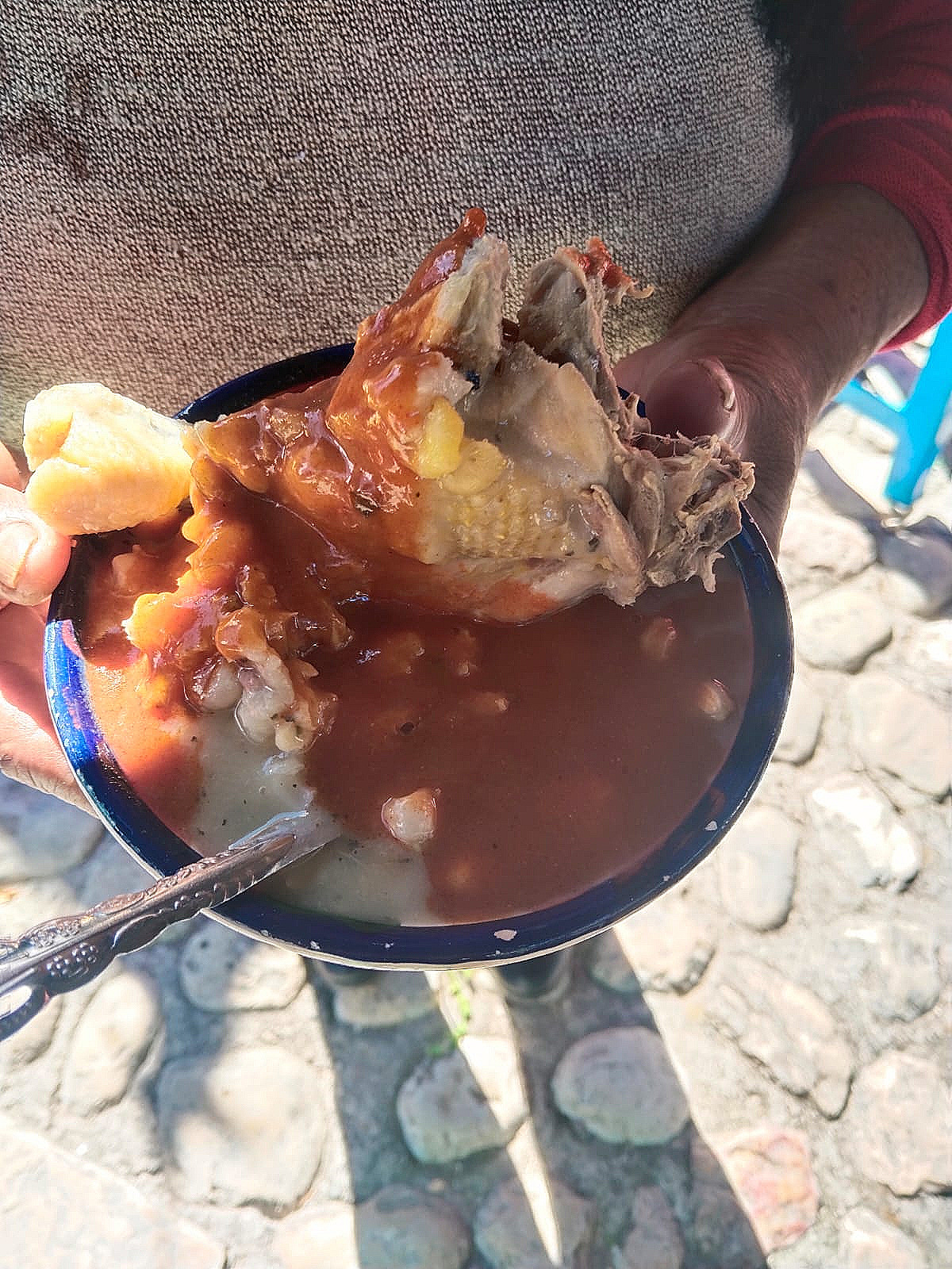 Pozole con amarillo estilo Oaxaca.